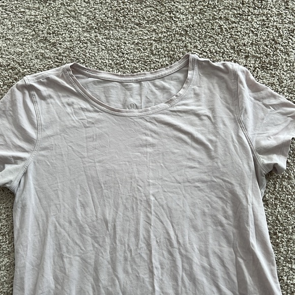 LULULEMON TSHIRT - Picture 2 of 4